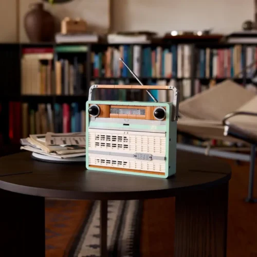 LEGO® Icons Retro Radio - Image 4