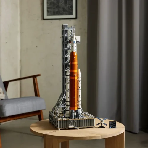 LEGO® Icons NASA Artemis Space Launch System - Image 3