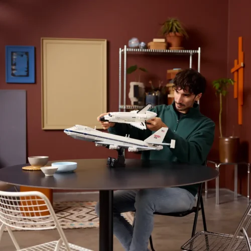 LEGO® Icons Shuttle Carrier Aircraft - Image 5