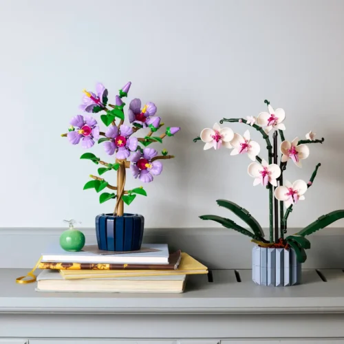 LEGO® Botanicals Hibiscus - Image 3