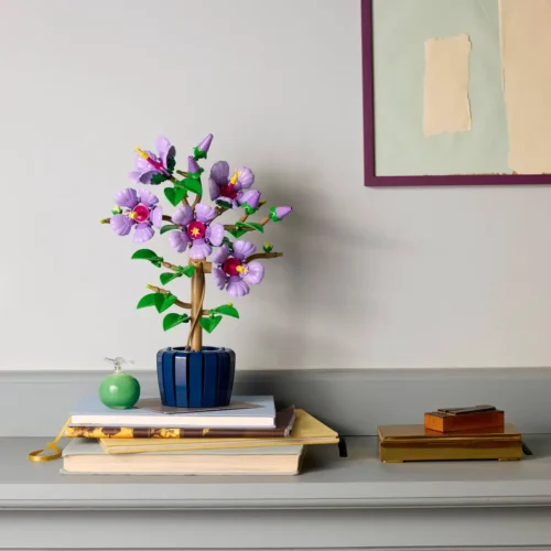 LEGO® Botanicals Hibiscus - Image 5