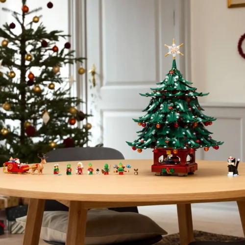 LEGO® Icons Family Christmas Tree - Image 6