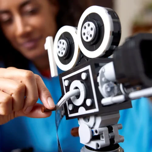 LEGO® Walt Disney Tribute Camera - Image 4