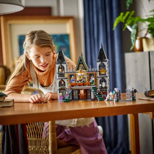 LEGO® Harry Potter™ Malfoy Manor - Image 3