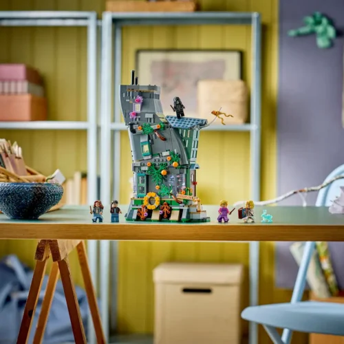 LEGO® Harry Potter™ Luna Lovegood's House - Image 4